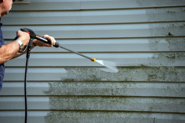 Cost of Vinyl Siding Power Washing in Morgan Hill