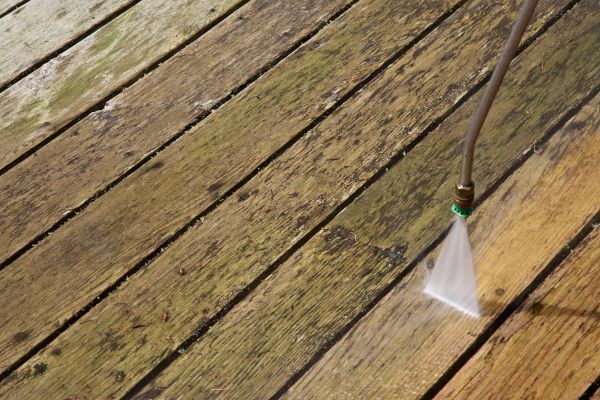 Cost of Deck Mold Removal in Morgan Hill